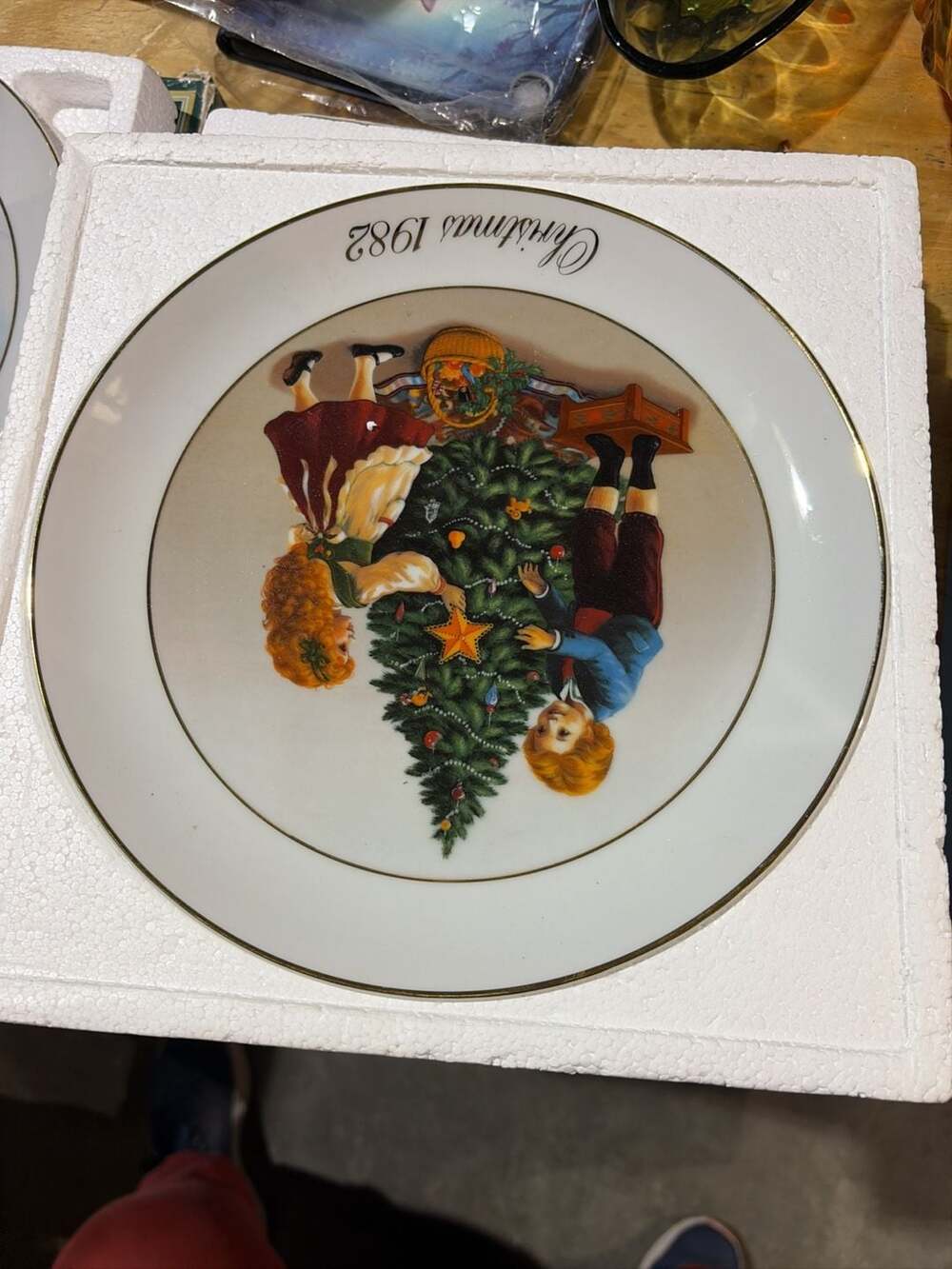 Vintage 1982 Avon Christmas Collector Plate